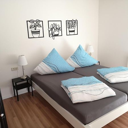 Familienfreundliche Ferienwohnung Mit Wohlfuehlbalkon Und Kostenlosem Parkplatz Nahe Messe Und Bodensee Меккенбойрен Экстерьер фото